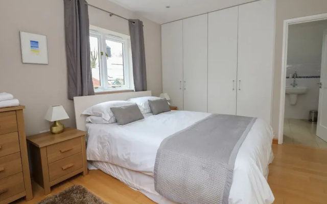 Cholwell Barn Apartment