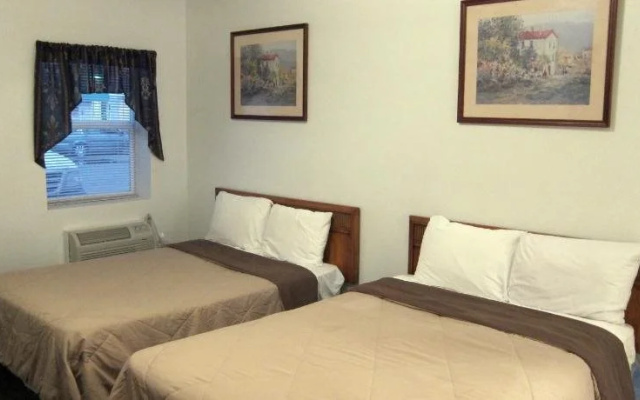 Mac's Motel
