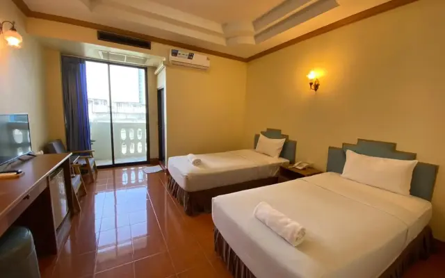 SR Hotel