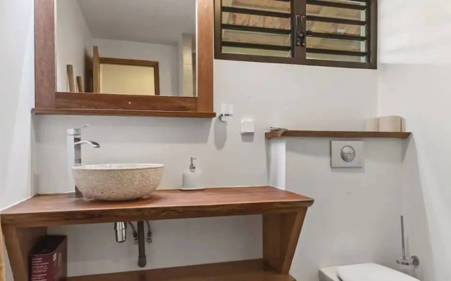 Seaside Haven Expansive 3BR Villa in Moorea