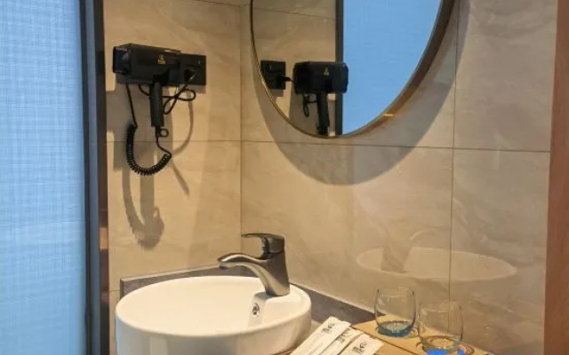 Jintai Hotel (Guangzhou Beijing Road Pedestrian Street Yide Road Metro Station Branch)