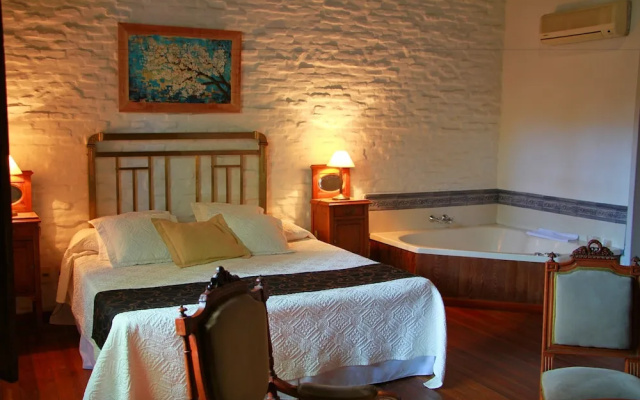 La Manuel Lobo Posada