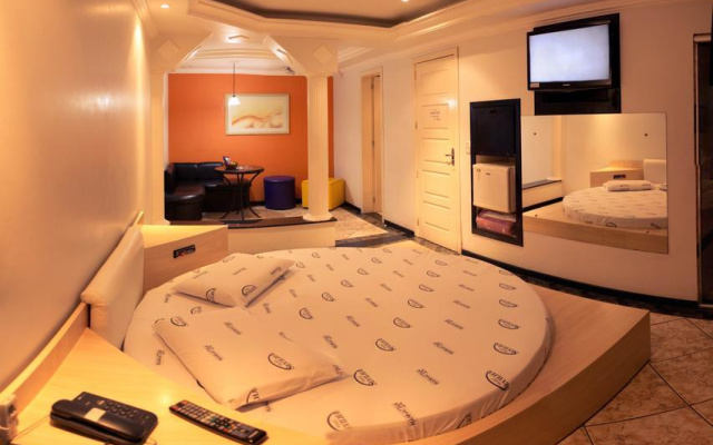 Sense Motel