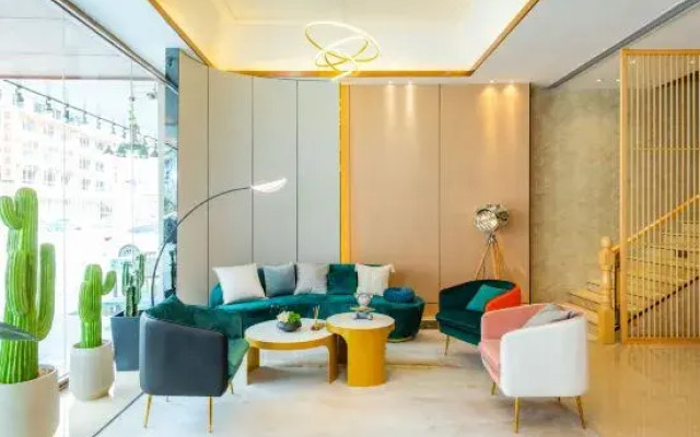 Отель Yangshuo Guan Yue Hotel
