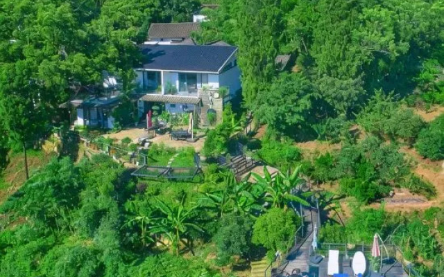 Stray Clouds Villa