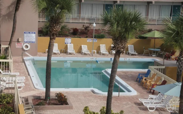 Cruise Port Inn