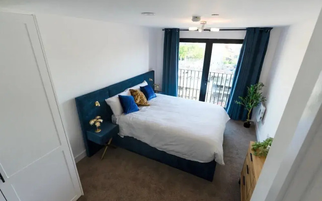Luxe I Penthouse I Balcony I City Views I Parking I Liverpool City Center I