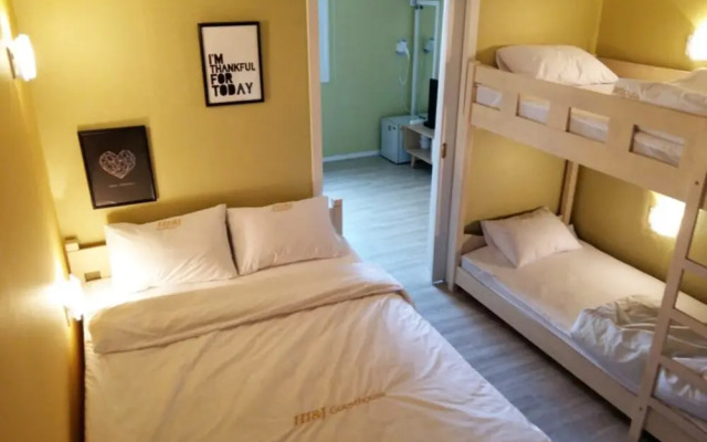 Yeosu Hi and J Guest House