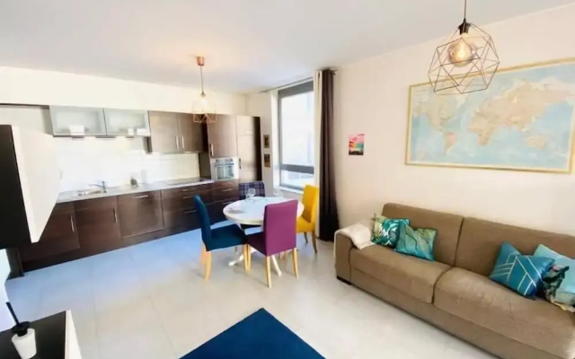Large Studio in Center with Terrace