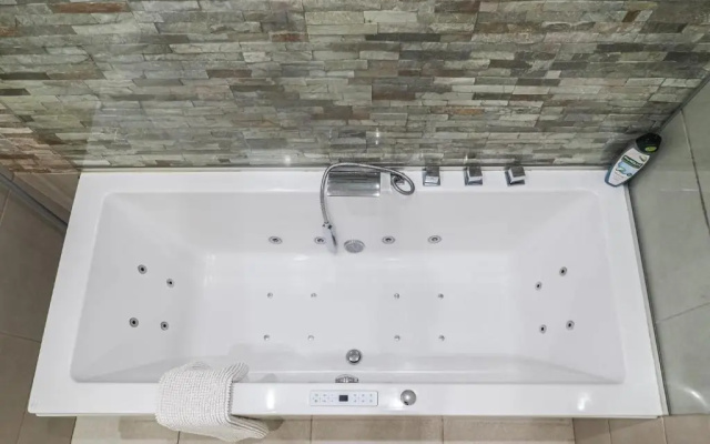 For You Apartments Gold & Silver