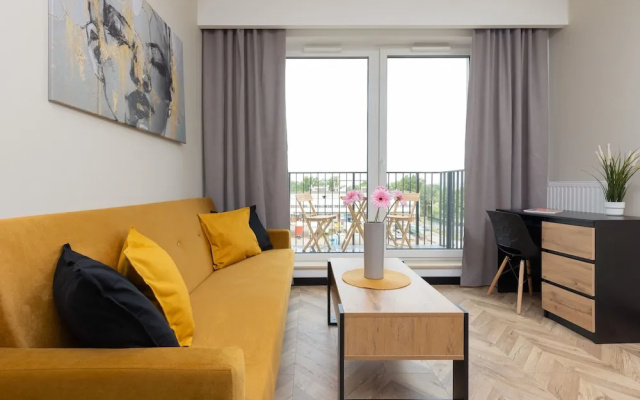 Home Factory Estate Praga Kotsisa by Renters