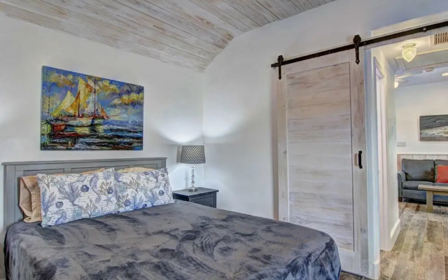 Coastal - 1 Br Home