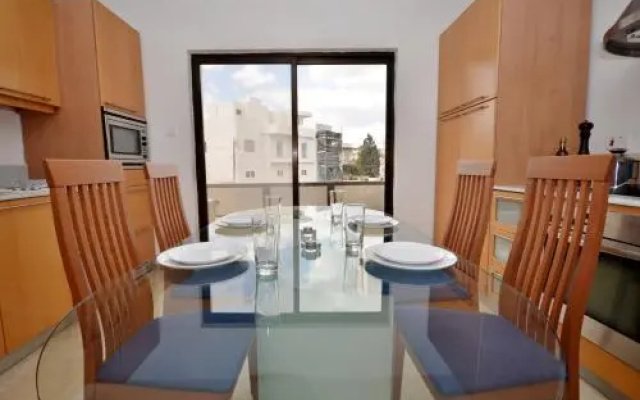 City Living Suite TK 2 Rm 3.