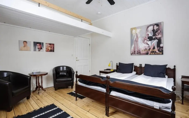 Hagbackens Gård Bed & Breakfast