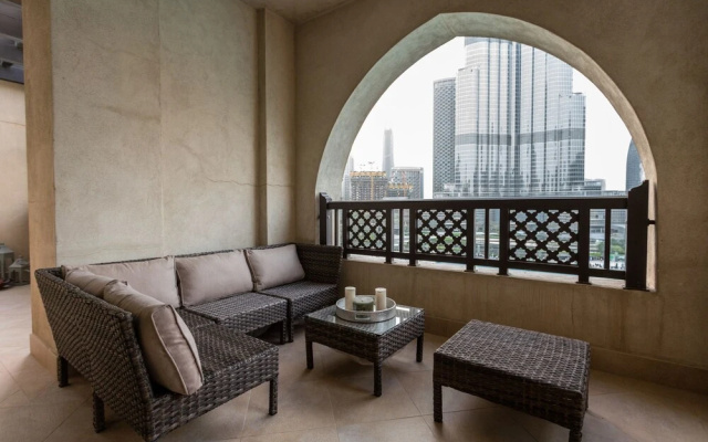 Full Burj Khalifa  Souq al Bahar