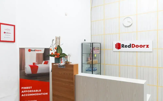 RedDoorz near Sultan Mahmud Badaruddin Airport Palembang