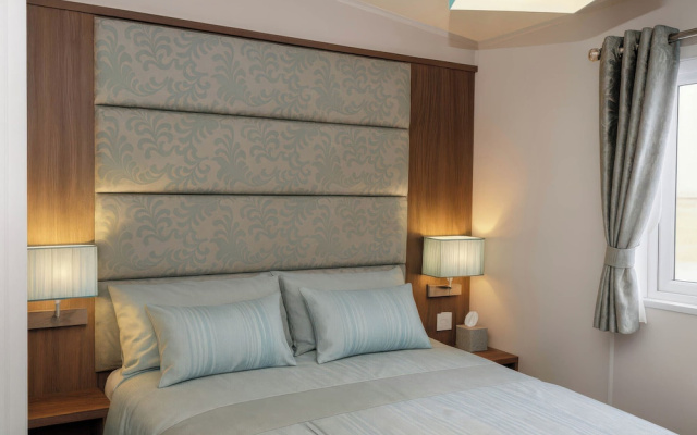Hopton Holiday Village - Holiday Accommodation 632