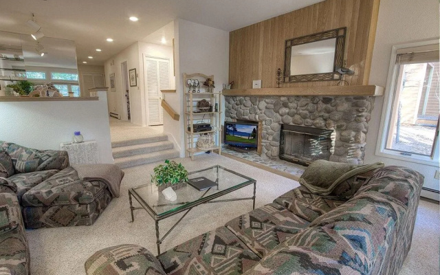 Delighful McCloud by Lake Tahoe Accommodations