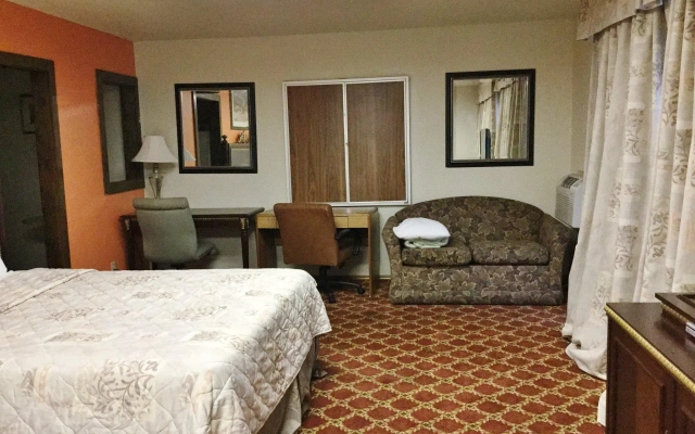 Americas Best Inn & Suites Urbana