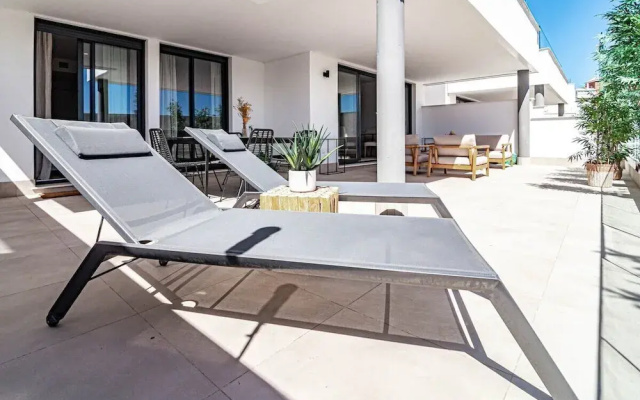 Lme4.bb - Apotel Las Mesas by Roomservices