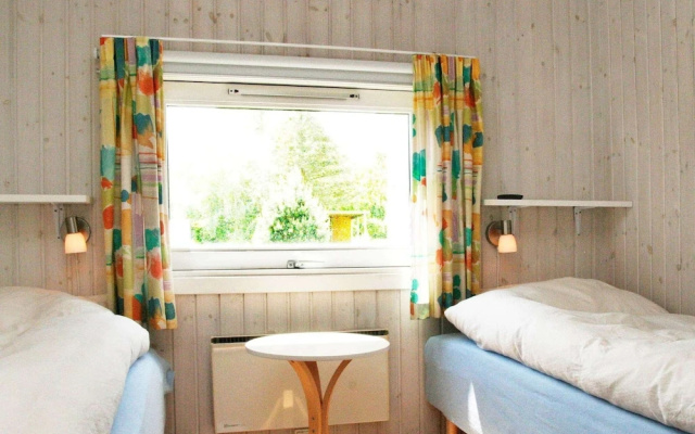 10 Person Holiday Home in Vaeggerlose