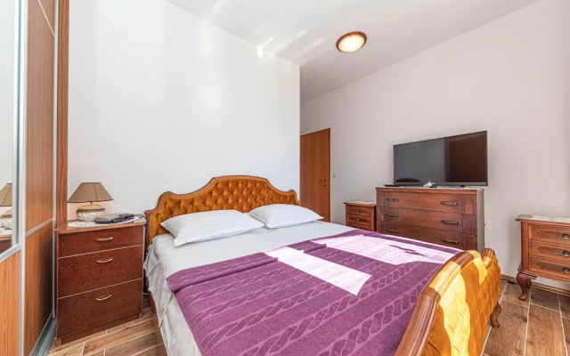 Nice Home in Kastel Kambelovac With Wifi and 1 Bedrooms