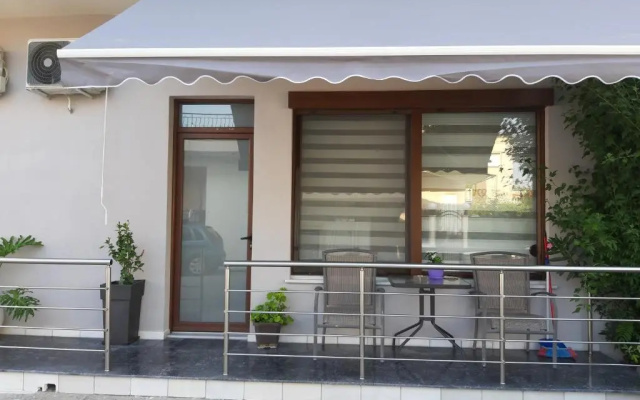 Soula's Sunshine Blue Apartment