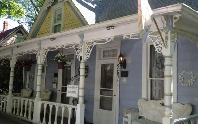 Chantilly Lace Inn