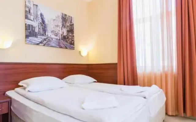 Akroza Hotel