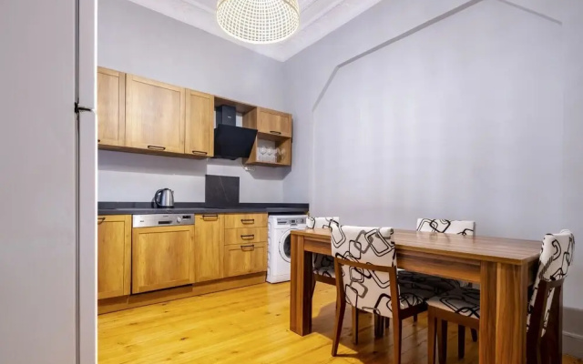 Refreshing and Central Apartment in Beyoglu