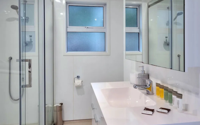 Cute And Modern Unit Free Parking And Wifi