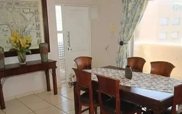 101 B Santorini, Margate