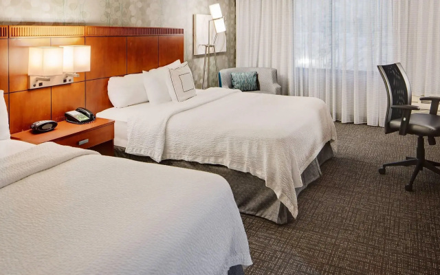 Courtyard by Marriott Pittsburgh West Homestead/Waterfront