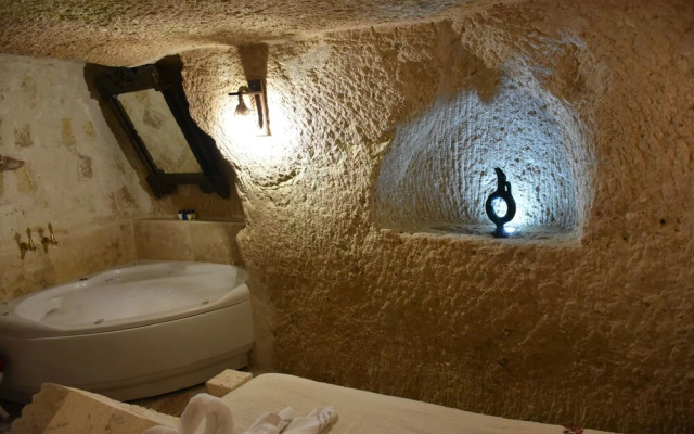 Glamada Cave Suites