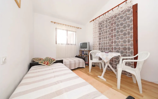 Apartment Summer Break