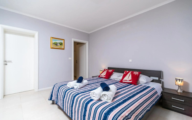 Luxury Apartment Marina View No 1
