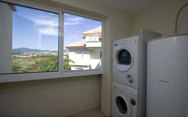 Apt 311 Heaven Beach Apartments, Guadalmansa Playa