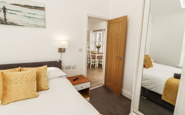 Lakes View Apartment 2