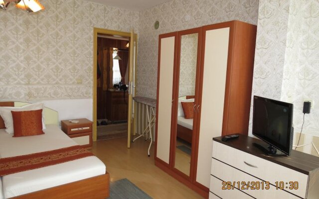 Family Hotel Lebed Несебр комната для гостей