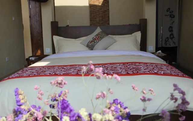 Buyi Hotel Resort Fuxian Lake