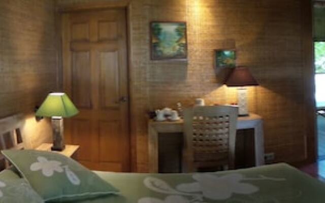 Отель Green Lodge Moorea вид на фасад