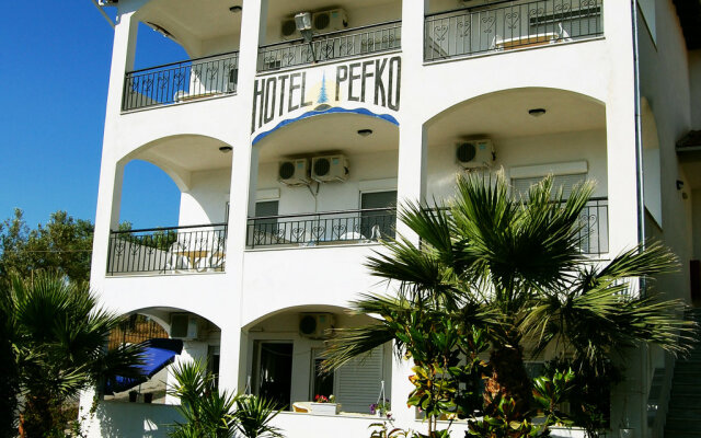 Hotel Pefko Ситония вид на фасад