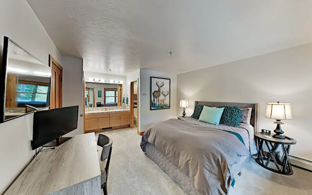 675deer7 2 Bedroom Condo