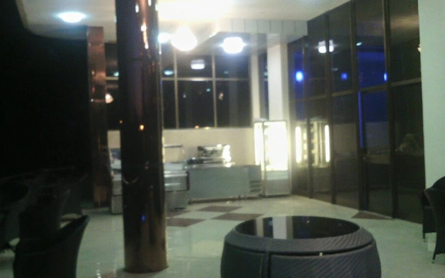 Waterfront Hotel