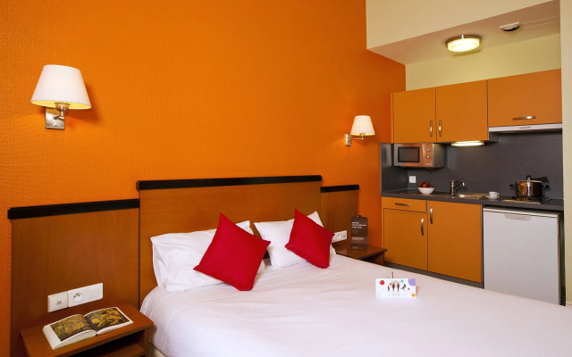 Le Metropole