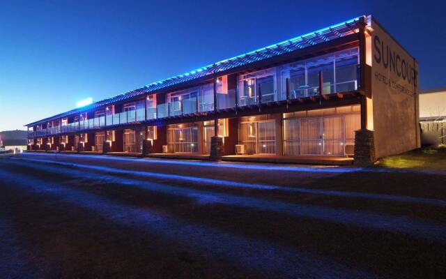Suncourt Hotel & Conference Centre вид на фасад