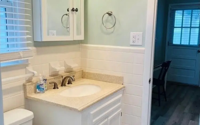 Beach Time 5 Bedroom Home by RedAwning