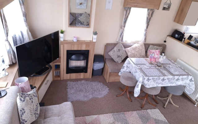 Impeccable 2-bed Apartment in Tattershall Lakes