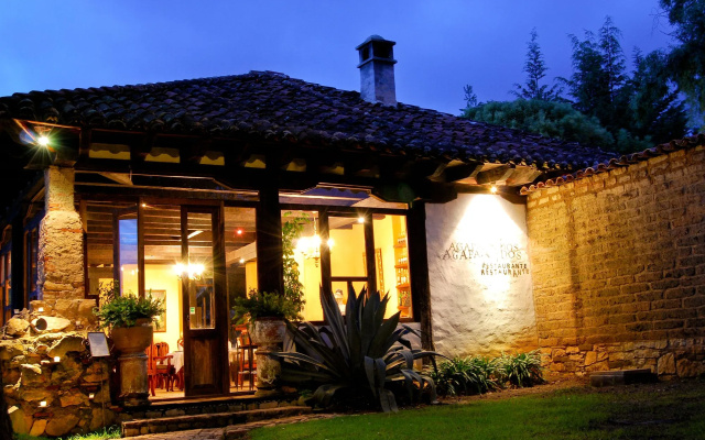 Uvence Arte + Hotel
