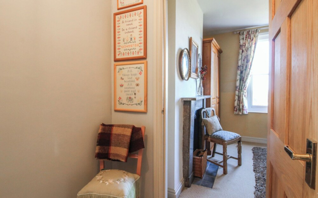 10 Upper Linney